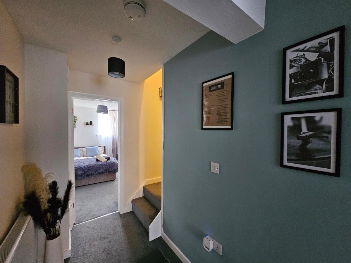 Holiday home - Close To Amenities *