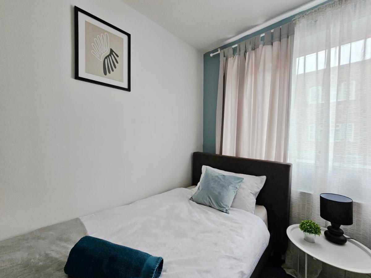 Holiday home - Close To Amenities