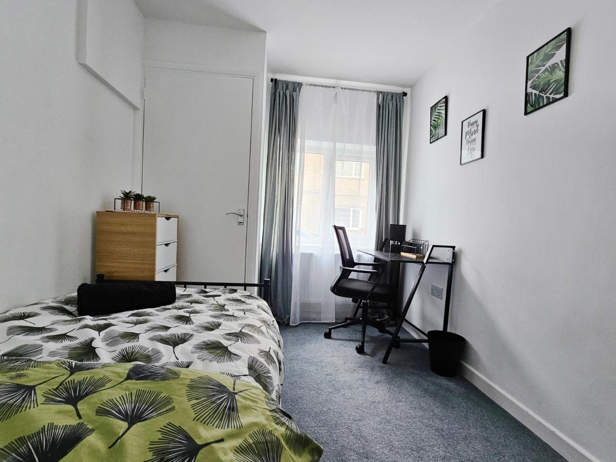 - Close To Amenities Holiday home Northampton